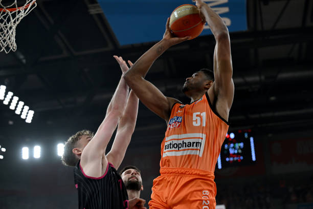 的站姿和周 的站姿和周